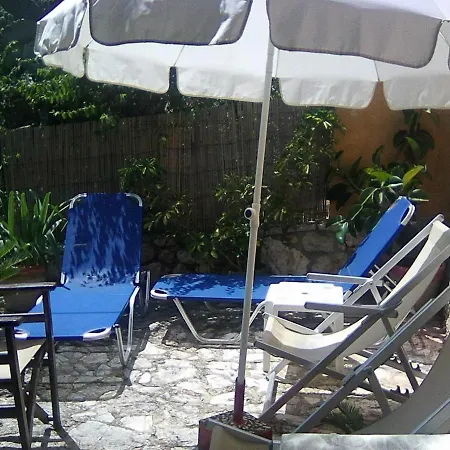 Apartament Robin House In Nisaki